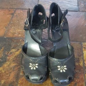 Calleen Cordero wooden wedge heels size 8